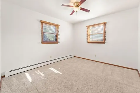 2807 Edgewood Drive N Fargo ND 58102