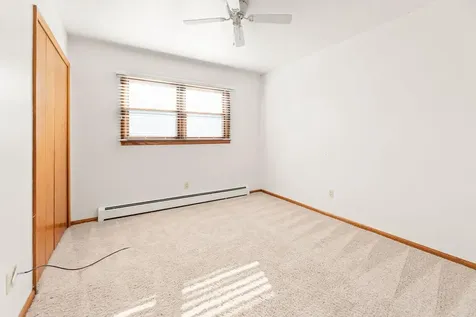 2807 Edgewood Drive N Fargo ND 58102