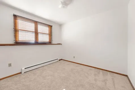 2807 Edgewood Drive N Fargo ND 58102