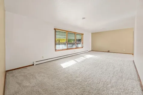 2807 Edgewood Drive N Fargo ND 58102