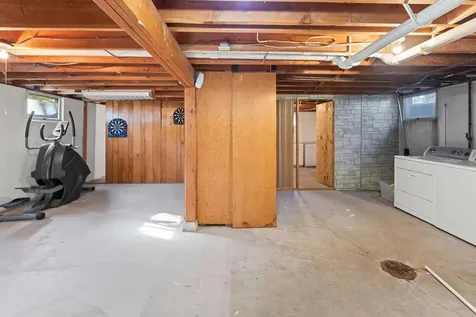 2807 Edgewood Drive N Fargo ND 58102