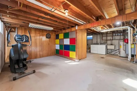 2807 Edgewood Drive N Fargo ND 58102