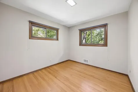 443 Salem Place Mahtomedi MN 55115