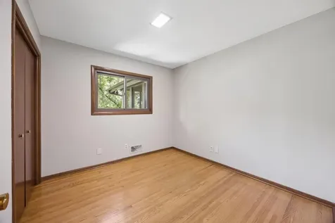 443 Salem Place Mahtomedi MN 55115