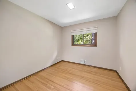 443 Salem Place Mahtomedi MN 55115