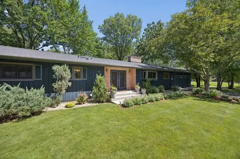 443 Salem Place Mahtomedi MN 55115