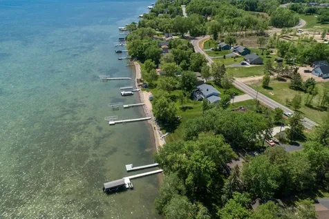 736 Shorewood Drive Detroit Lakes MN 56501