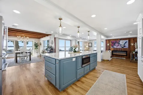 611 N Shore Drive Detroit Lakes MN 56501
