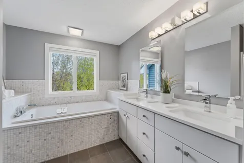 4136 Raspberry Ridge Road NE Prior Lake MN 55372