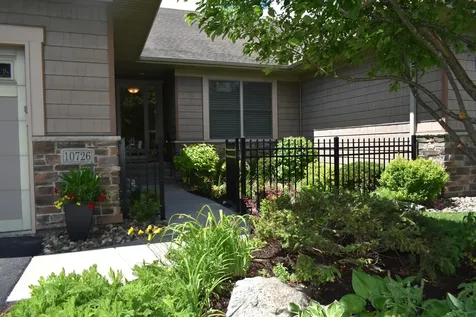 10726 Lyndale Bluffs Trail Bloomington MN 55420