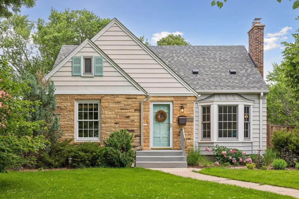 1403 California Avenue W Falcon Heights MN 55108