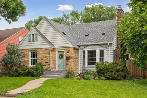 1403 California Avenue W Falcon Heights MN 55108