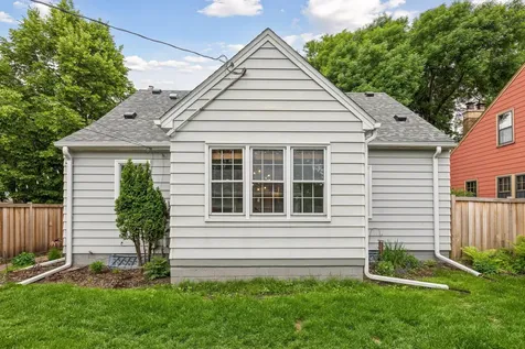 1403 California Avenue W Falcon Heights MN 55108