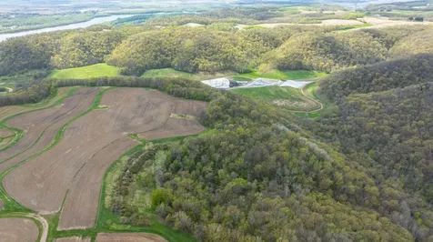 W1660 Maplewood Lane Alma WI 54610