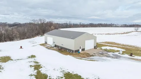 W1660 Maplewood Lane Alma WI 54610