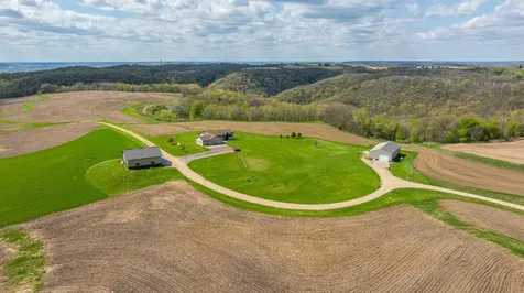 W1660 Maplewood Lane Alma WI 54610