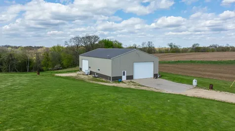 W1660 Maplewood Lane Alma WI 54610