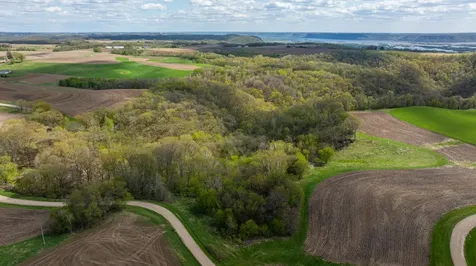 W1660 Maplewood Lane Alma WI 54610