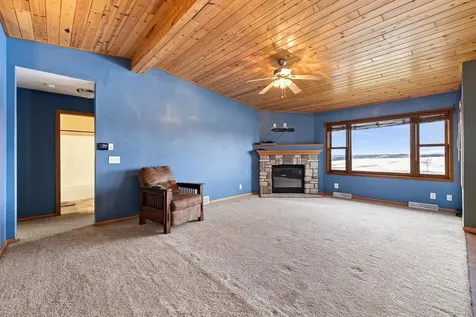 W1660 Maplewood Lane Alma WI 54610