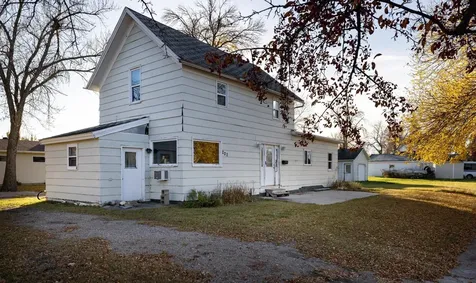 222 6th Street NE Hillsboro ND 58045
