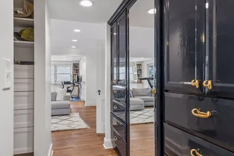 1930 Knox Avenue S Minneapolis MN 55403