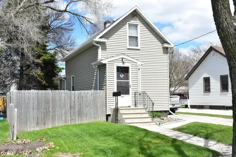 1404 2nd Avenue N Moorhead MN 56560