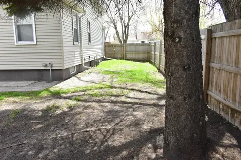 1404 2nd Avenue N Moorhead MN 56560