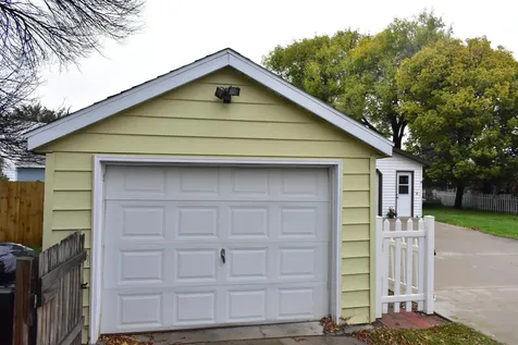 1404 2nd Avenue N Moorhead MN 56560