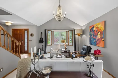 321 Deerfoot Trail Chanhassen MN 55317