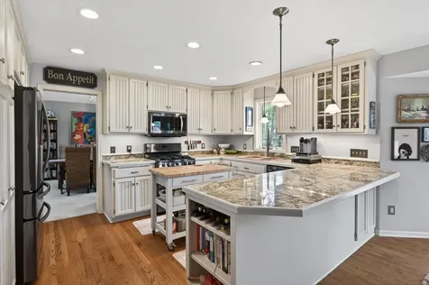 321 Deerfoot Trail Chanhassen MN 55317