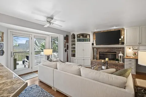 321 Deerfoot Trail Chanhassen MN 55317