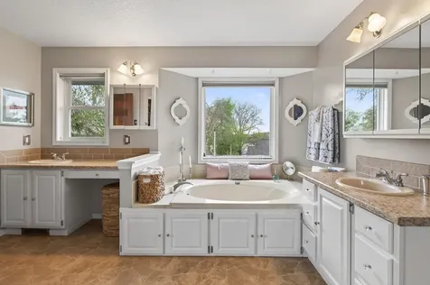 321 Deerfoot Trail Chanhassen MN 55317