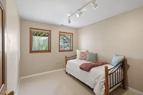 321 Deerfoot Trail Chanhassen MN 55317