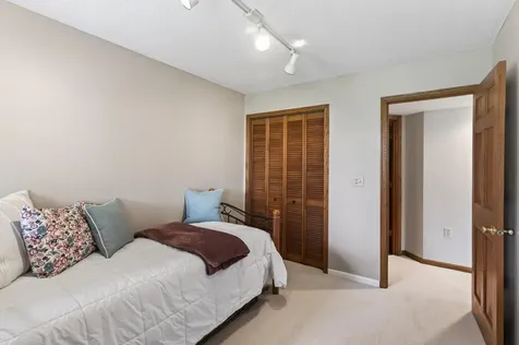 321 Deerfoot Trail Chanhassen MN 55317