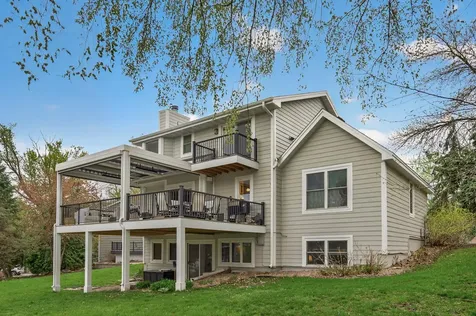 321 Deerfoot Trail Chanhassen MN 55317