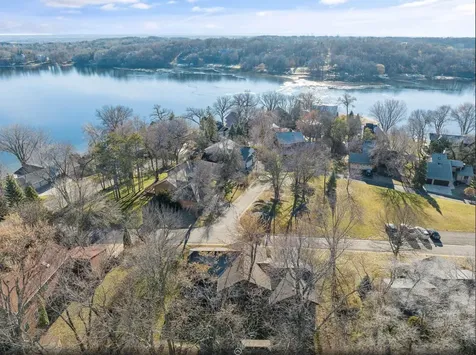 321 Deerfoot Trail Chanhassen MN 55317