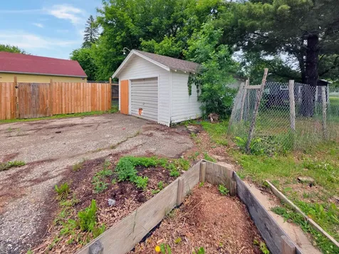 126 Tousley Avenue N New York Mills MN 56567