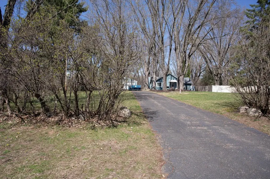 1873 Kohlman Avenue Maplewood MN 55109