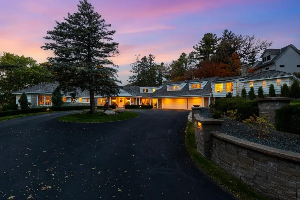 11228 Willowood Avenue Eden Prairie MN 55344