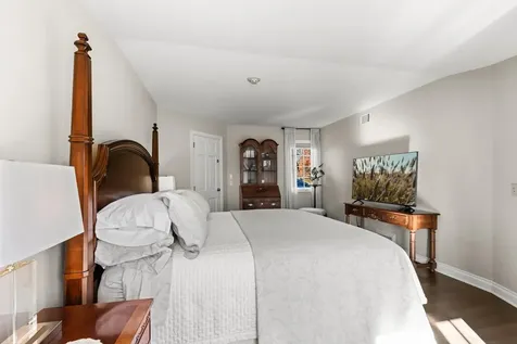 11228 Willowood Avenue Eden Prairie MN 55344