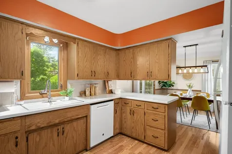 1740 Stanbridge Avenue Roseville MN 55113