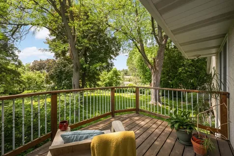 1740 Stanbridge Avenue Roseville MN 55113