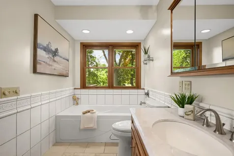 1740 Stanbridge Avenue Roseville MN 55113