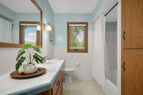 1740 Stanbridge Avenue Roseville MN 55113