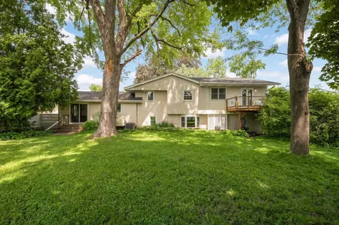 1740 Stanbridge Avenue Roseville MN 55113