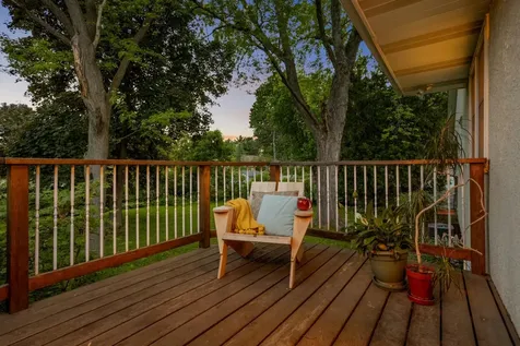 1740 Stanbridge Avenue Roseville MN 55113