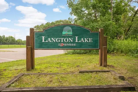 1740 Stanbridge Avenue Roseville MN 55113