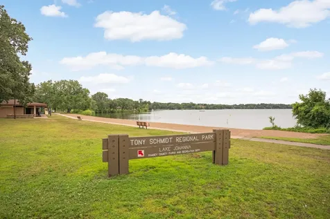 1740 Stanbridge Avenue Roseville MN 55113