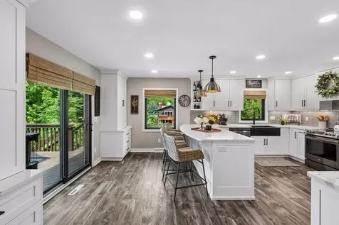 15600 Logarto Lane Burnsville MN 55306