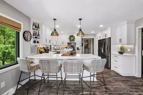 15600 Logarto Lane Burnsville MN 55306